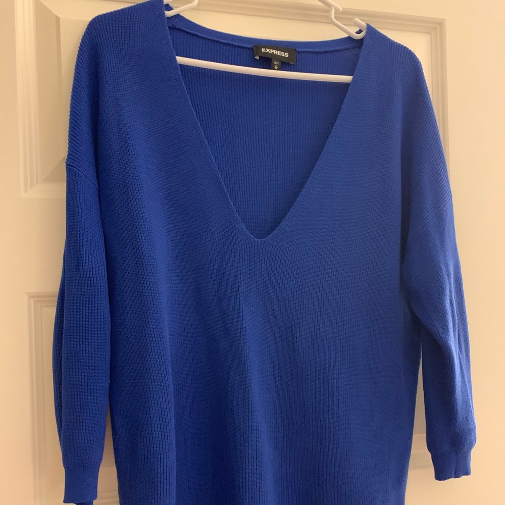 Express Sweater - Picture 6 of 7